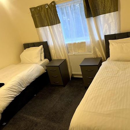 Spacious City Centre Home Near Hospital & M5 Вустер Екстер'єр фото