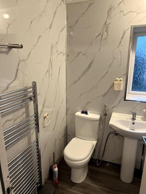 Spacious City Centre Home Near Hospital & M5 Вустер Екстер'єр фото