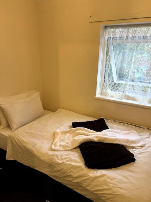 Spacious City Centre Home Near Hospital & M5 Вустер Екстер'єр фото